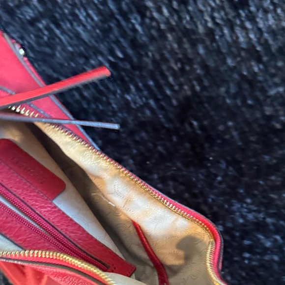 Michael Kors Pink Leather Shoulder Bag - Picture 5 of 10